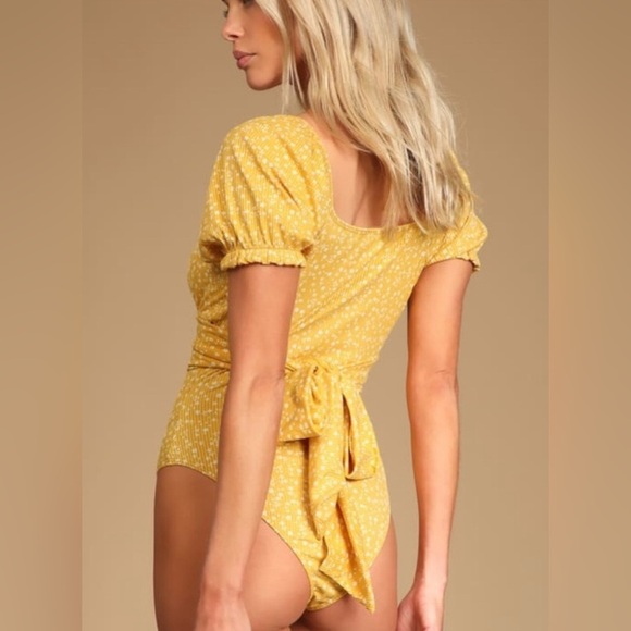 Come Into Bloom Mustard Yellow Floral Print Tie-Back Bodysuit - Size Medium - Picture 3 of 7